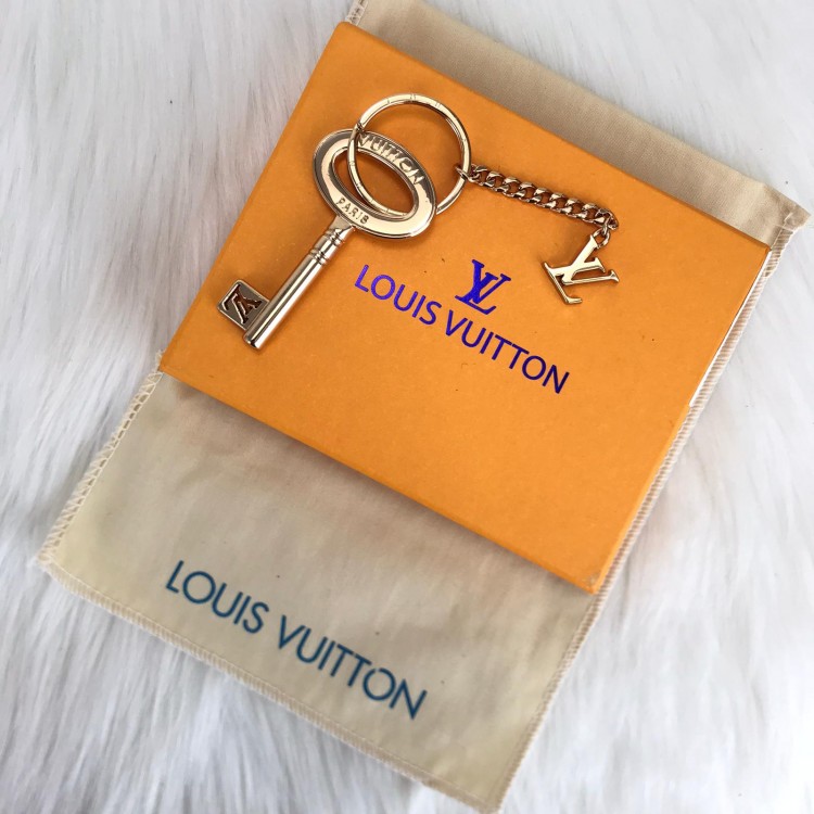 LOUİS VUİTTON KEYSHAPPED BAG CHARM ALTİN